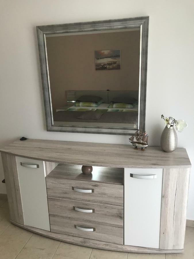 Apartmani Fortuna Lumbarda Luaran gambar