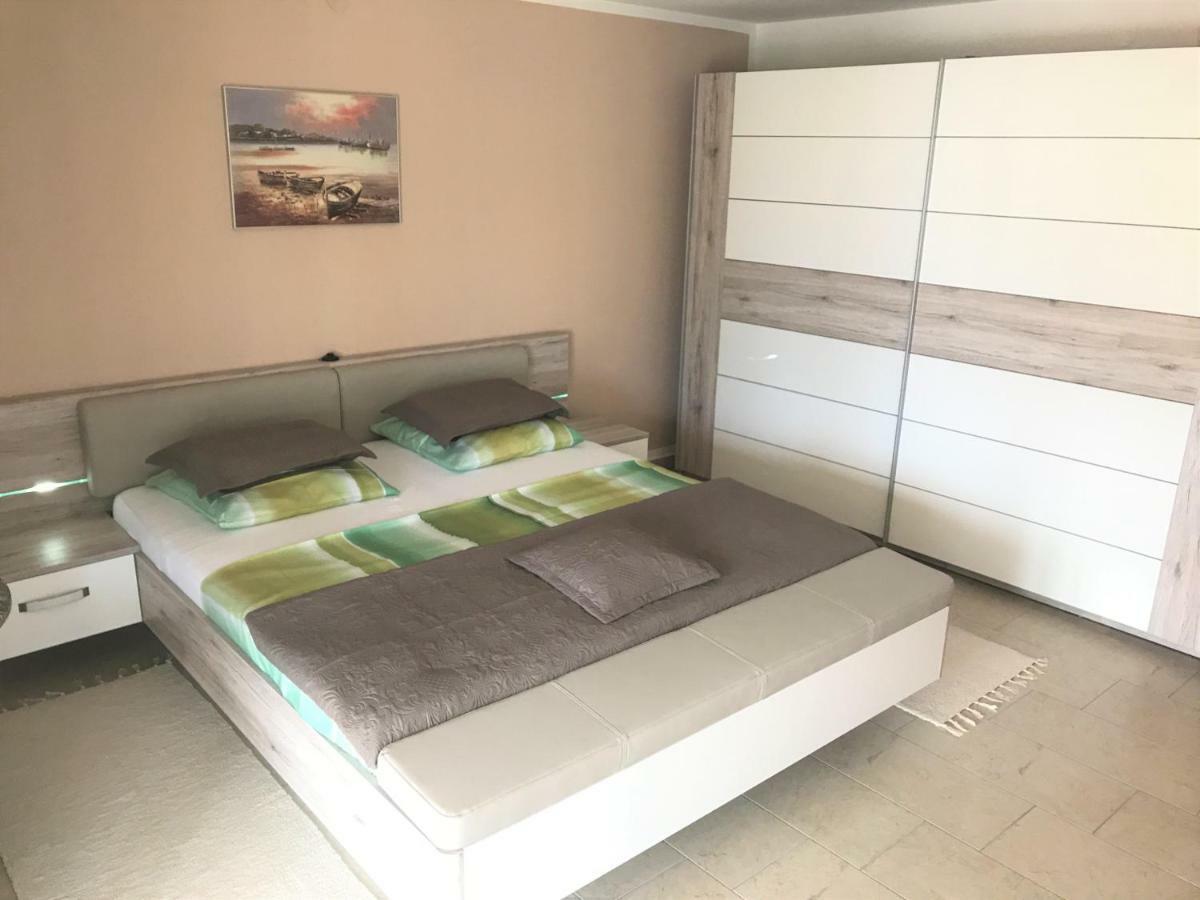 Apartmani Fortuna Lumbarda Luaran gambar