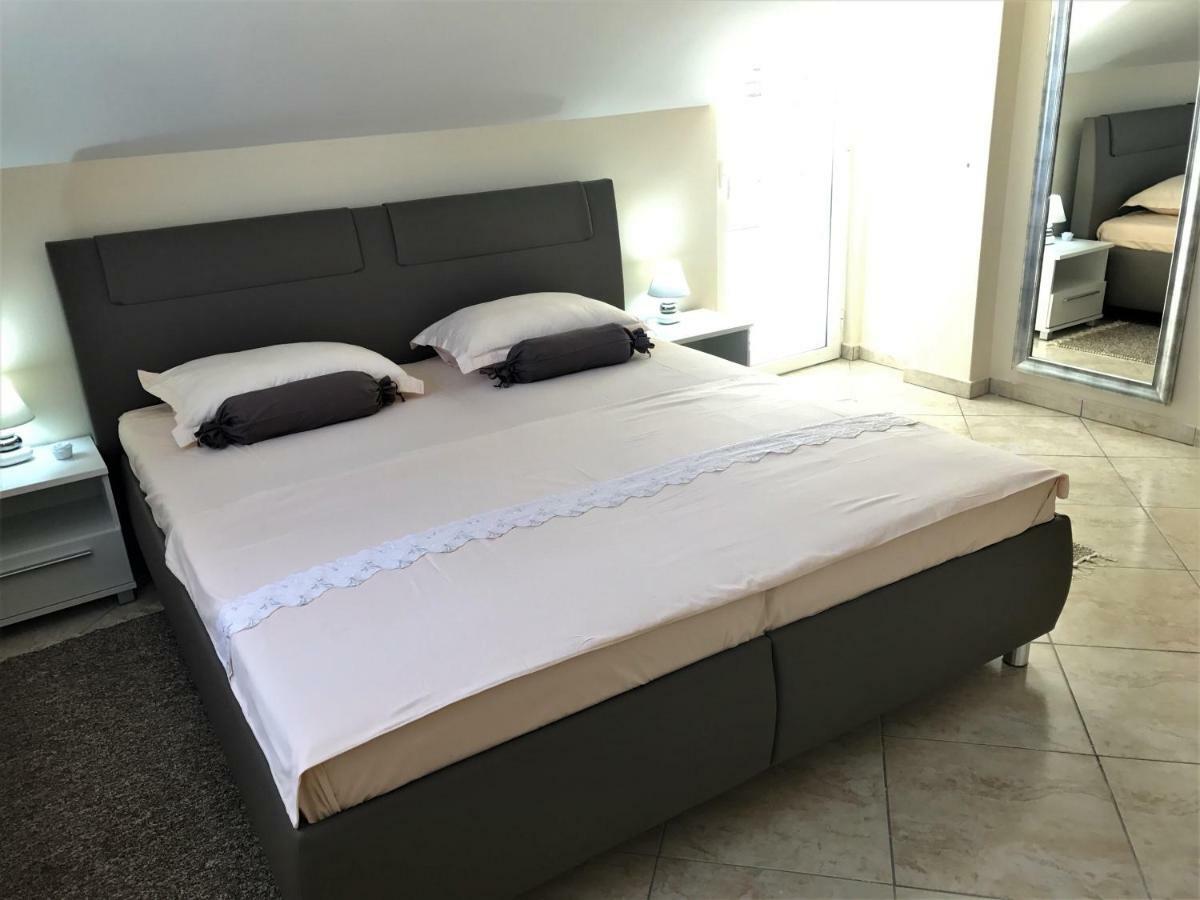 Apartmani Fortuna Lumbarda Luaran gambar