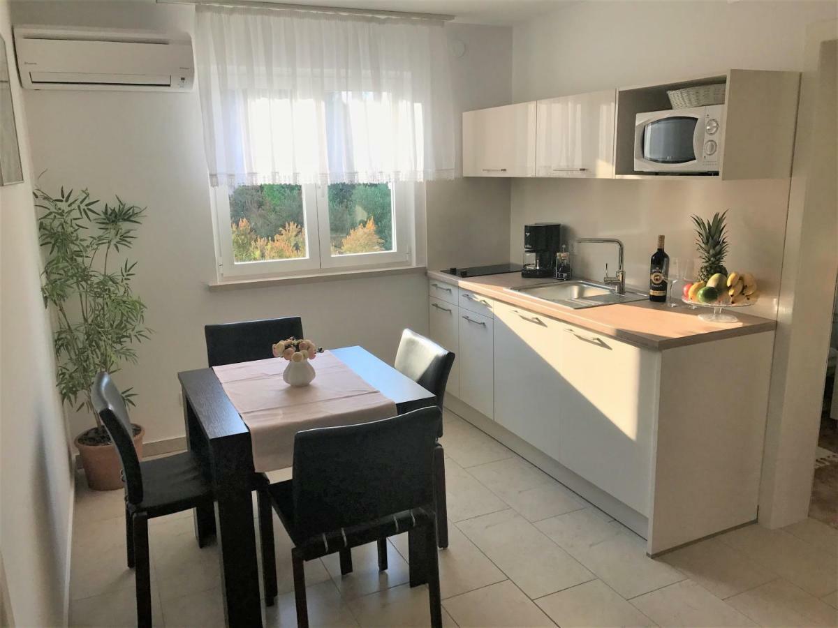 Apartmani Fortuna Lumbarda Luaran gambar